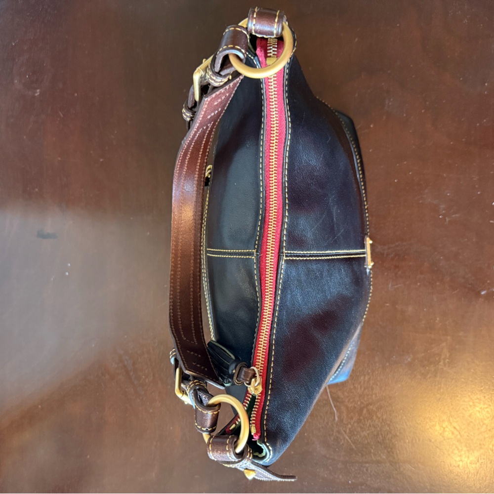 Dooney & Bourke Classic Black Shoulder Bag - Picture 3 of 15